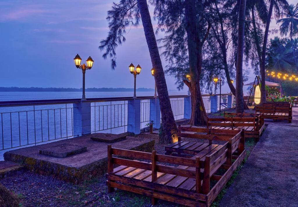 Blu Missel By The River Ribandar Εξωτερικό φωτογραφία
