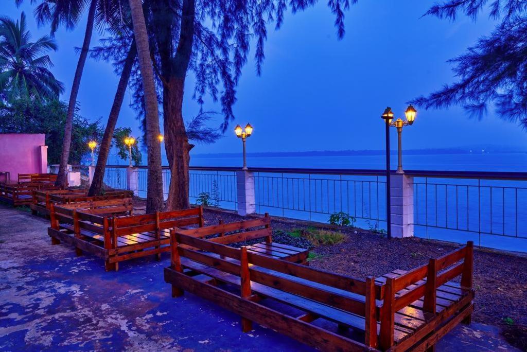 Blu Missel By The River Ribandar Εξωτερικό φωτογραφία